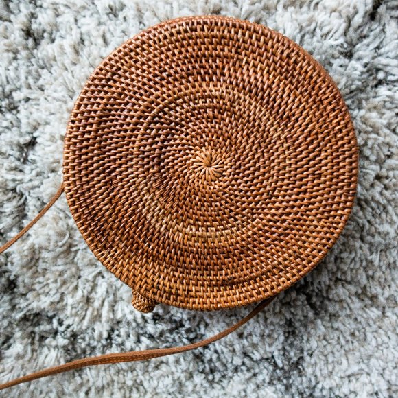 Balinese Rattan Bag (Round) - Picture 4 of 13